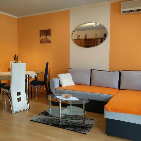 Apartment Sandra Pula
